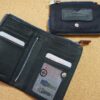 2つ折りを探して見つけた「TOUGH/BOUND」の機能的な財布。カード収納力と小銭入れの着脱が便利。